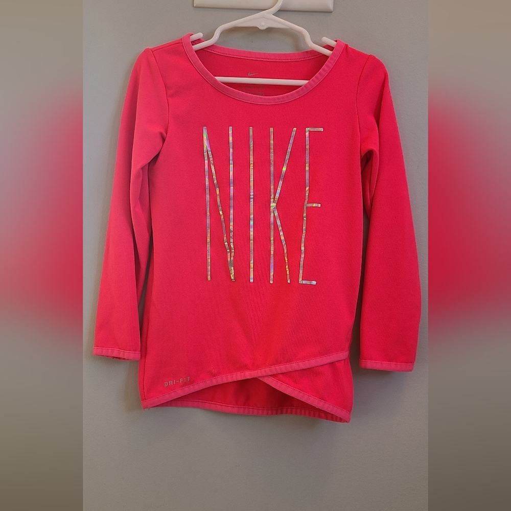 3t Nike dri-fit top